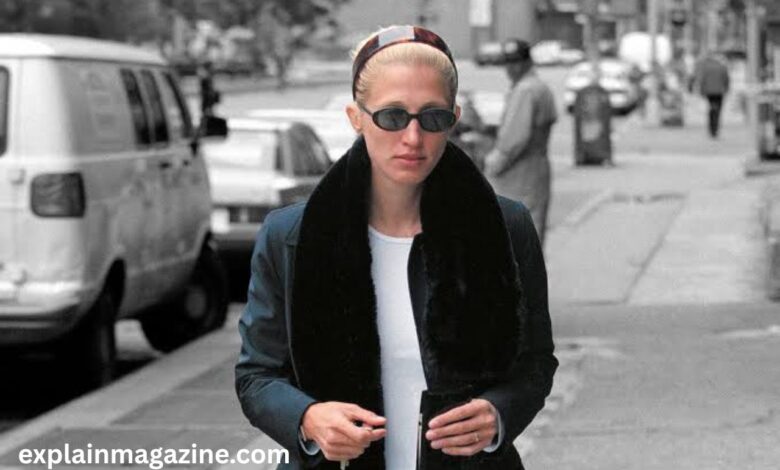 how tall was carolyn bessette